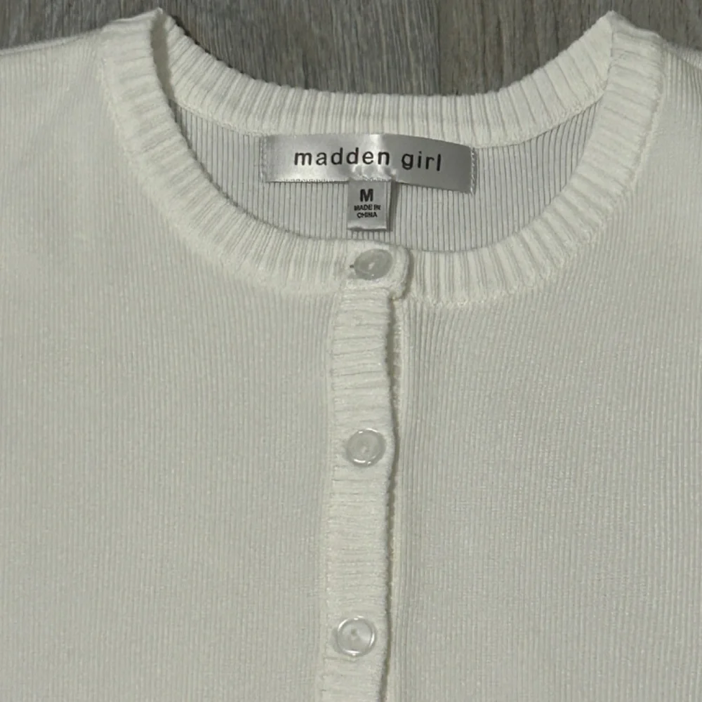 NWOT! Women's Madden Girl White Knit Sweater Vest - MEDIUM - Picture 5 of 9